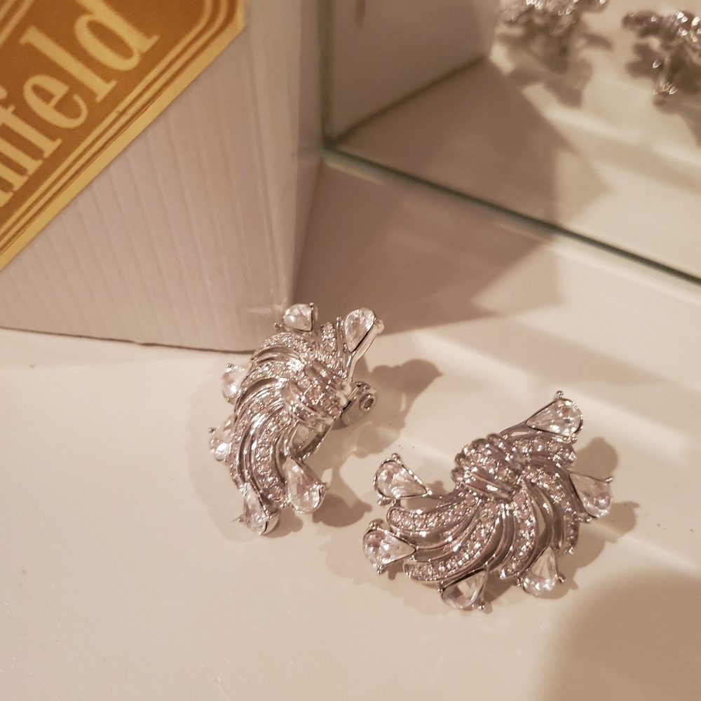 KLEINFELDS rhinestone clip on Earrings